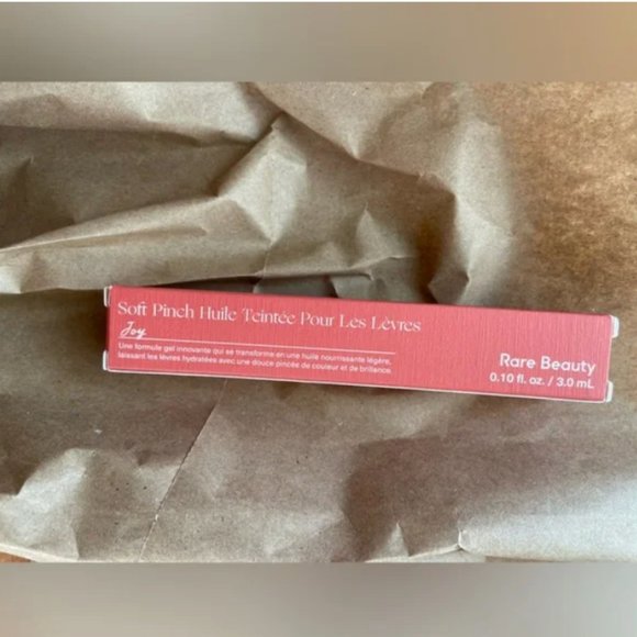 NWT Rare Beauty Soft Pinch Tinted Lip Oil in Joy (Muted Peach) - Picture 2 of 4